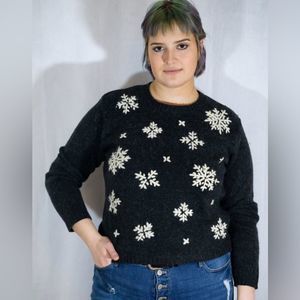 Vintage long sleeve snowflake sweater